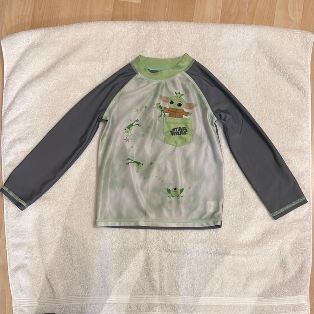 Star Wars Green and Gray Rashguard Swim Shirt